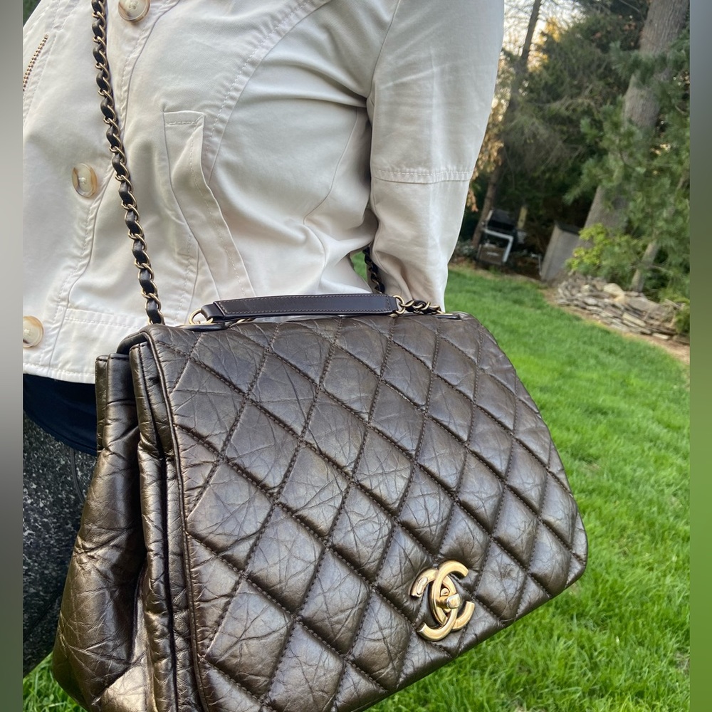 CHANEL Quilted Shoulder Bag in Dark Brown with Gold Hardware - Picture 16 of 16